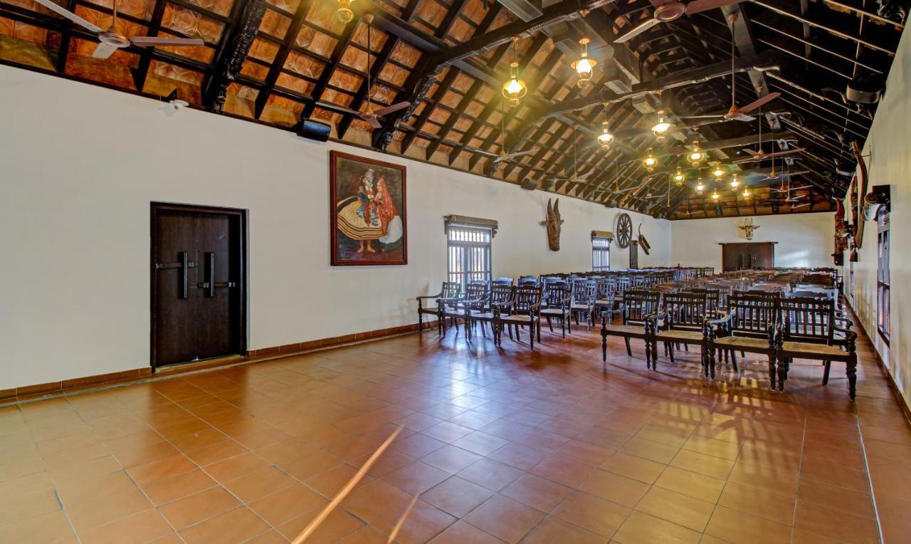 Treebo Premium Travancore Palace Cherthala Alappuzha Extérieur photo