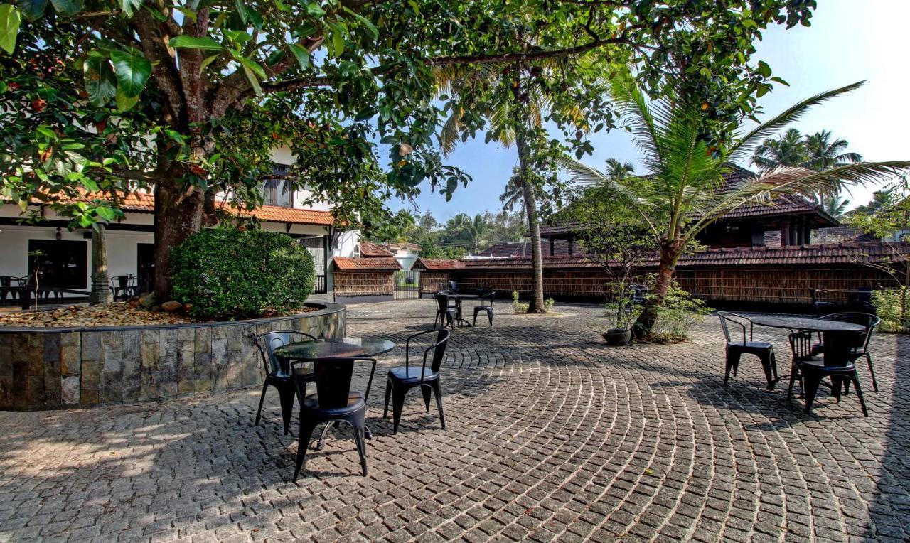 Treebo Premium Travancore Palace Cherthala Alappuzha Extérieur photo
