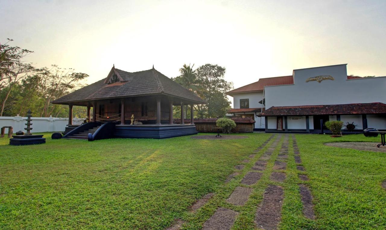 Treebo Premium Travancore Palace Cherthala Alappuzha Extérieur photo