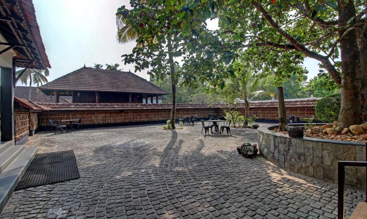 Treebo Premium Travancore Palace Cherthala Alappuzha Extérieur photo