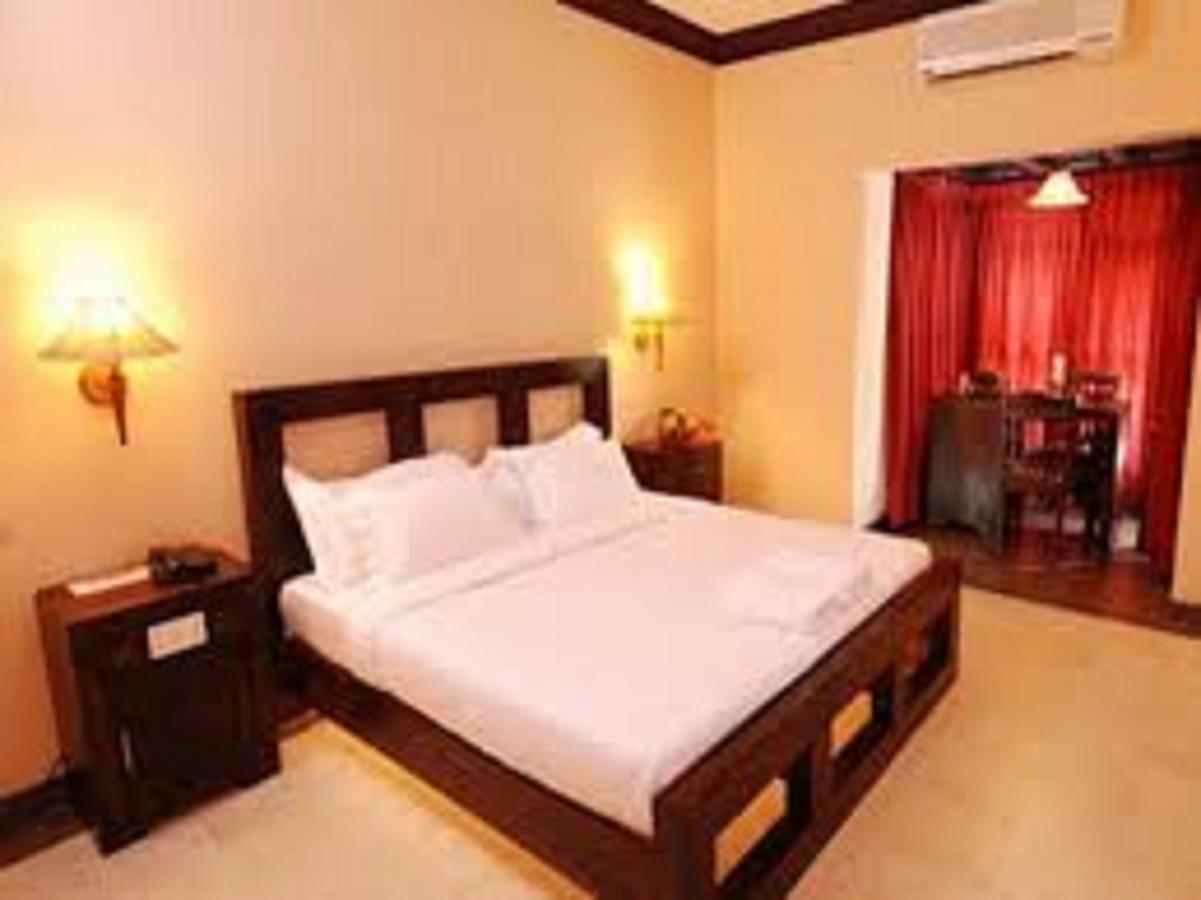 Treebo Premium Travancore Palace Cherthala Alappuzha Extérieur photo